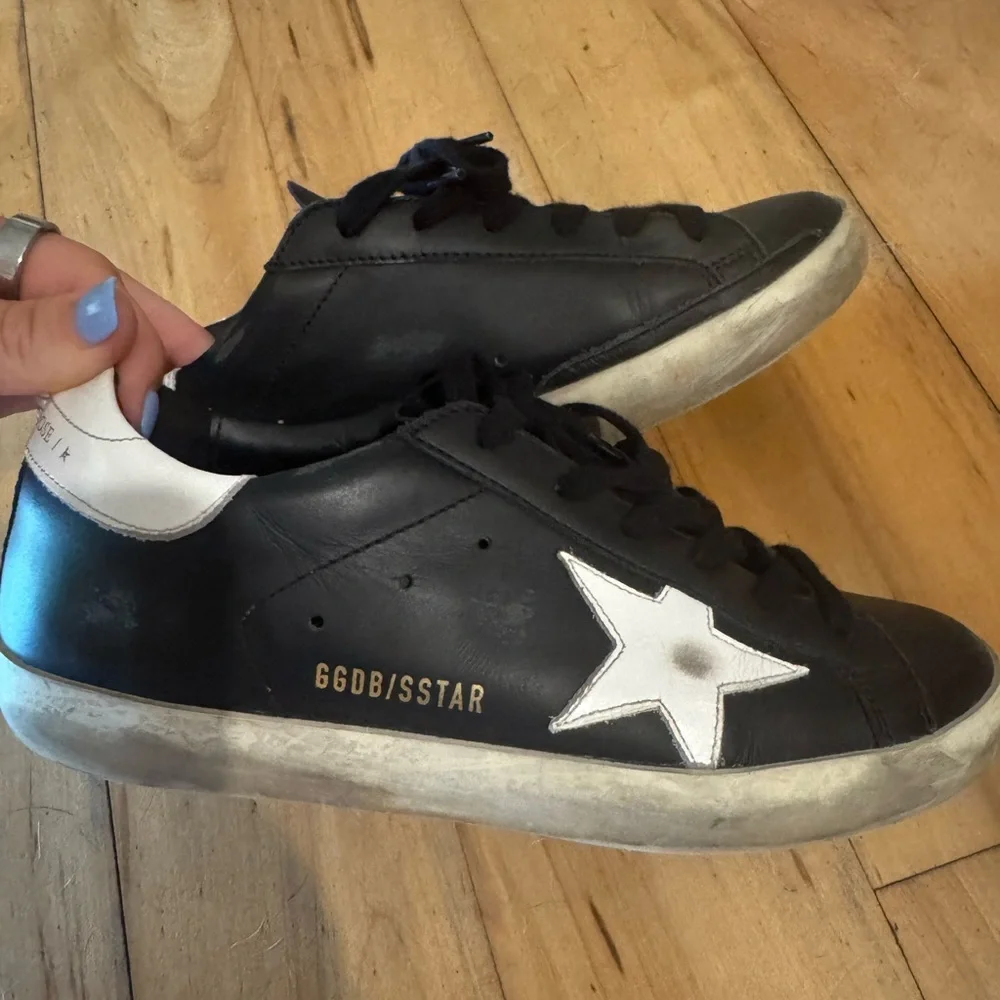 Golden Goose Black and White Retro Sneakers - Picture 4 of 5